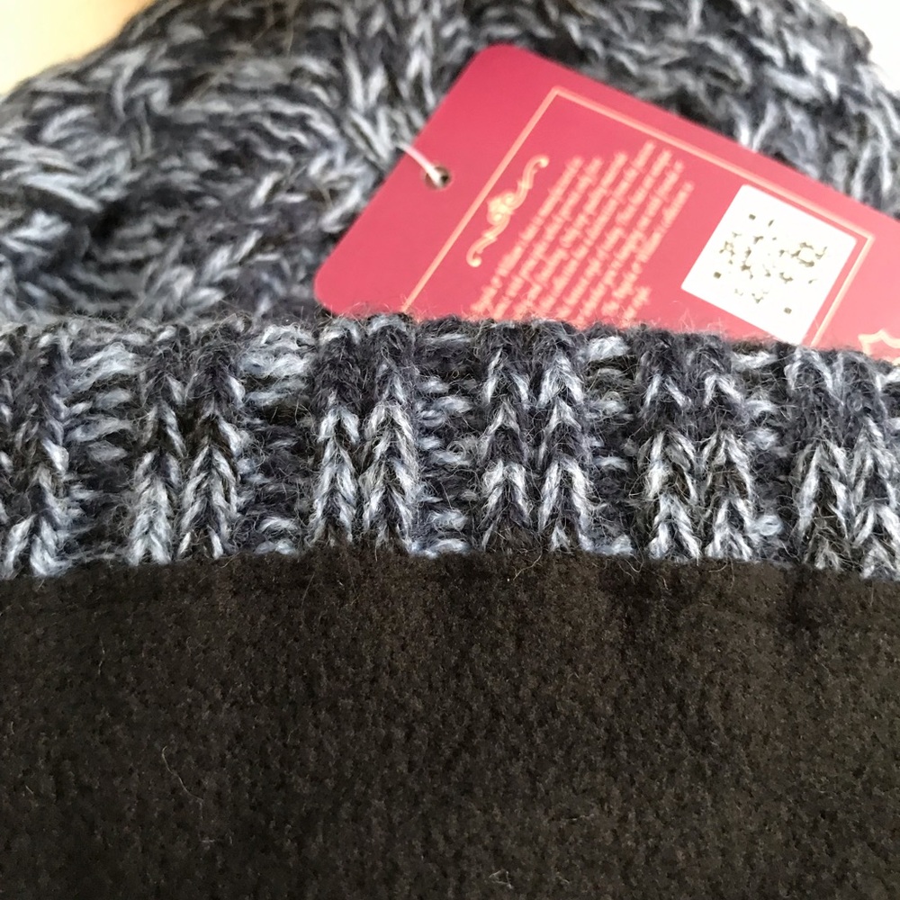 BLUE FLANNEL LINED NWT BEANIE! - Picture 4 of 4